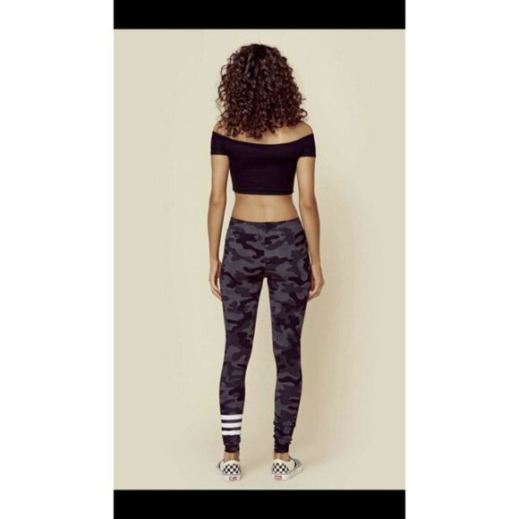 Blue Life Mae Crop Off Shoulder ribbed XXS - Picture 5 of 11